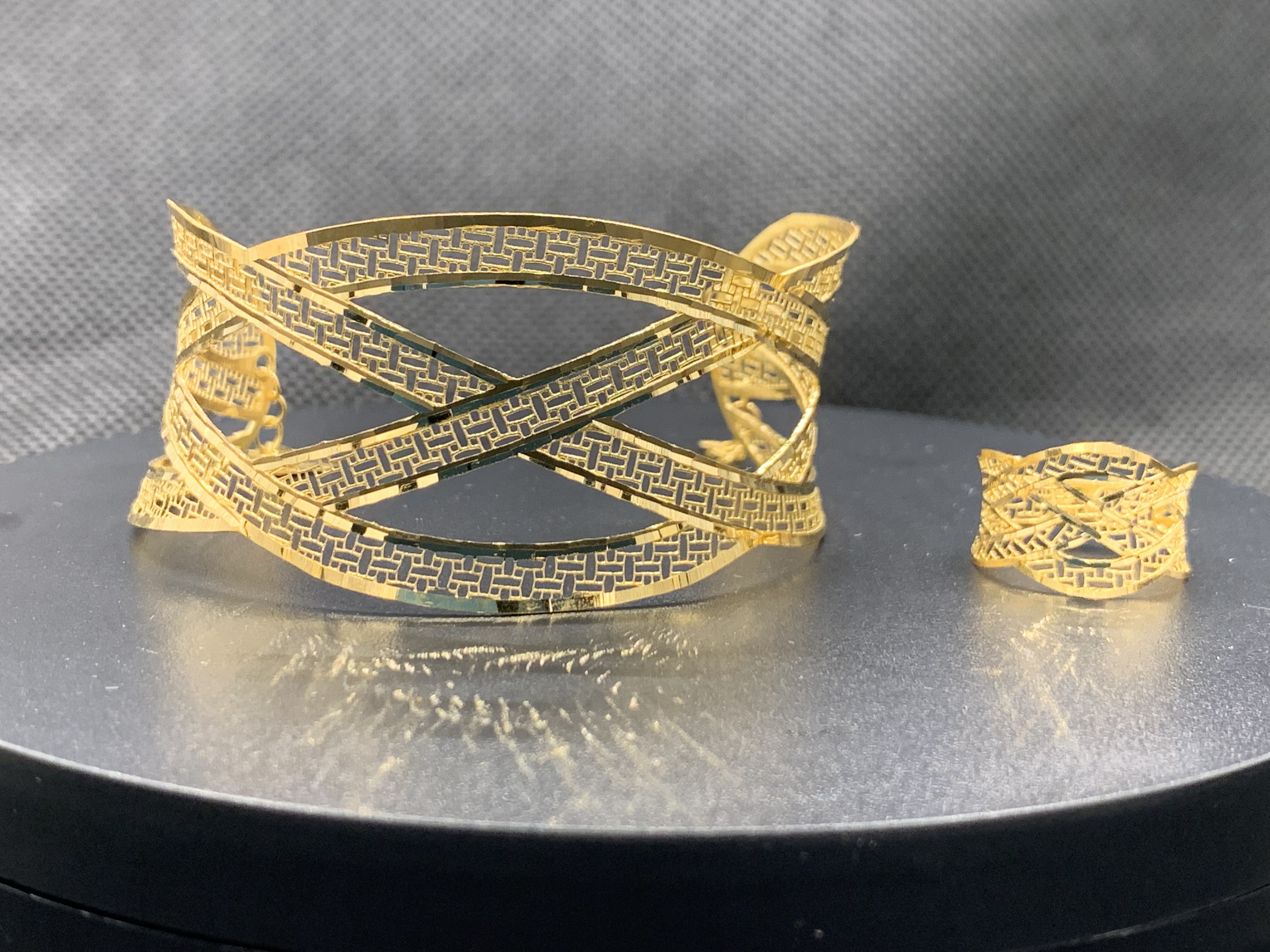 BANGLES 2-4 GOLD